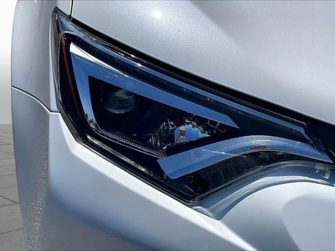 Used 2018 Toyota RAV4 Limited w/ Advanced Technology Package AWD/4WD image 27