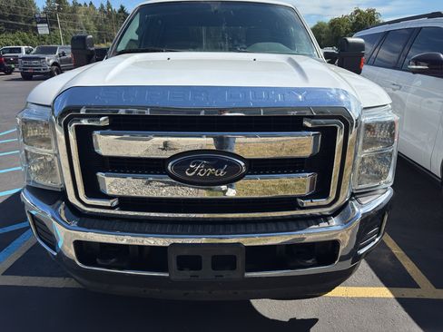 Used 2016 Ford F250 XLT AWD/4WD image 2