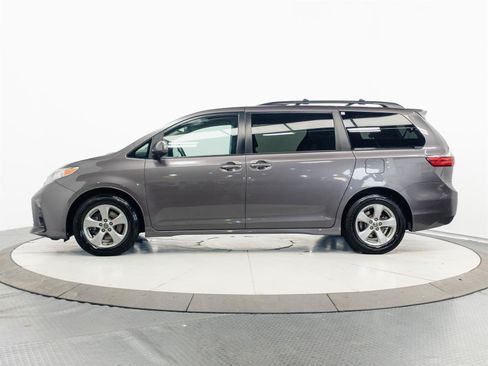Used 2020 Toyota Sienna LE FWD image 8