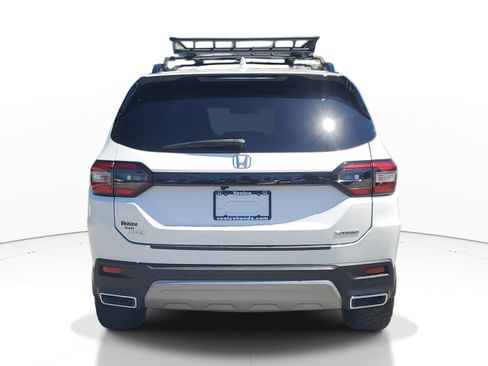 Used 2025 Honda Pilot Touring image 5