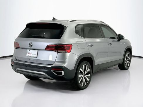 Used 2022 Volkswagen Taos SE FWD image 5
