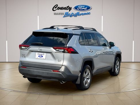 Used 2022 Toyota RAV4 XLE w/ Convenience Package AWD/4WD image 25
