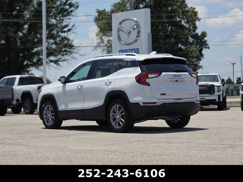 Used 2024 GMC Terrain SLT w/ Infotainment Package II AWD/4WD image 5