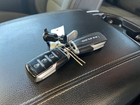 Used 2019 RAM 1500 Big Horn RWD image 34