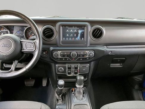 Used 2022 Jeep Gladiator Sport AWD/4WD image 9