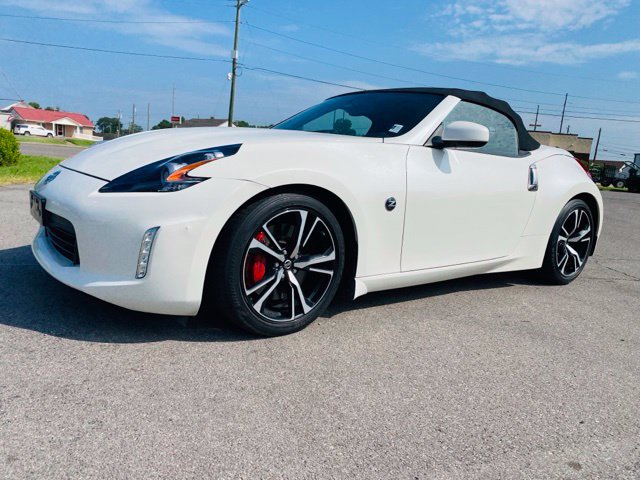Used 2018 Nissan 370Z Touring Sport RWD image 5