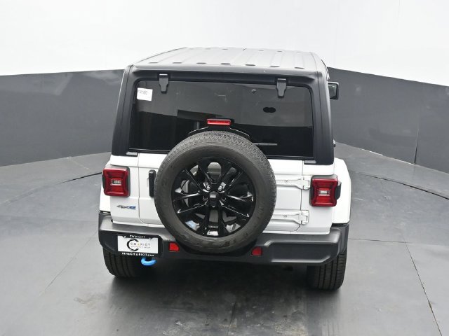 Used 2023 Jeep Wrangler Unlimited Sahara w/ Cold Weather Group AWD/4WD image 48