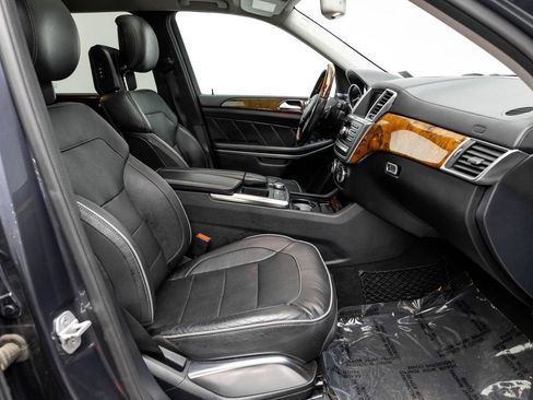 Used 2014 Mercedes-Benz GL 550 4MATIC image 13