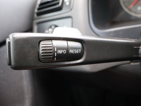 Used 2007 Volvo V50 2.4i image 32