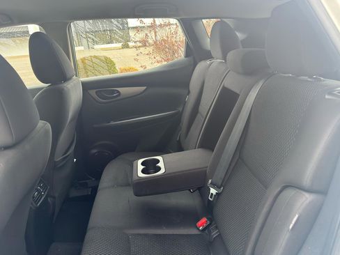 Used 2021 Nissan Rogue Sport S image 41