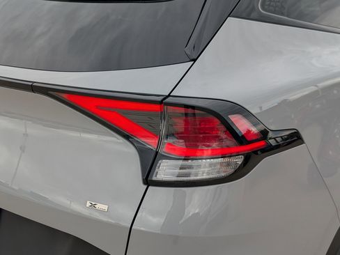 Certified 2025 Kia Sportage X-Line w/ Premium Package AWD/4WD image 11