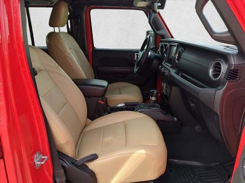 Used 2018 Jeep Wrangler Unlimited Sahara image 20