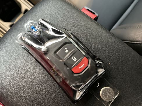 Used 2025 Jeep Gladiator Sport AWD/4WD image 37