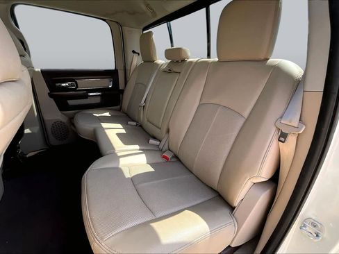 Used 2018 RAM 1500 Laramie w/ Convenience Group AWD/4WD image 21