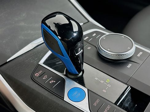 Used 2023 BMW i4 eDrive40 image 25