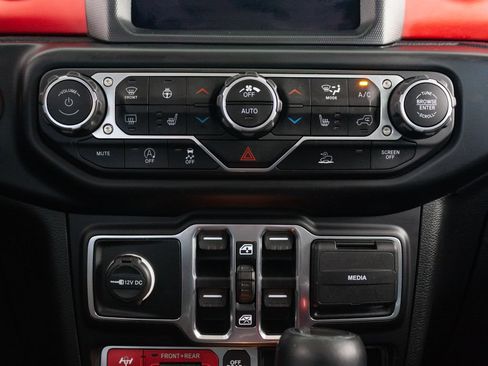 Used 2020 Jeep Gladiator Rubicon AWD/4WD image 19