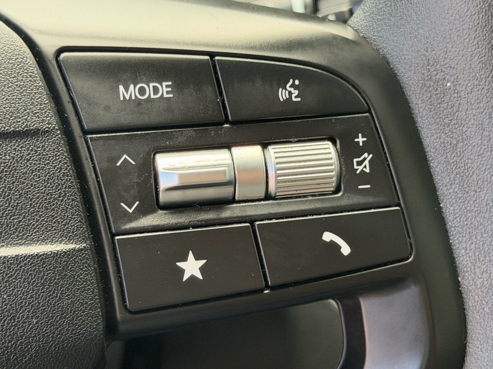 Used 2025 Kia K4 FWD image 40