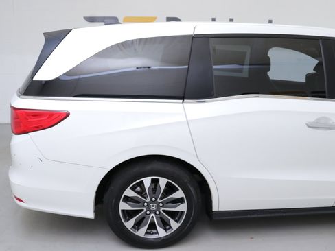 Used 2023 Honda Odyssey EX-L image 9