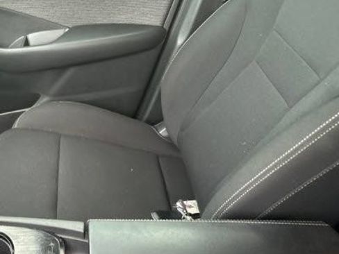 Used 2023 Nissan Rogue S FWD image 13