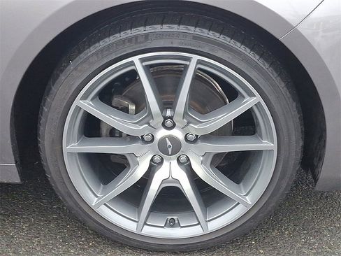 Used 2023 Genesis G70 2.0T image 9