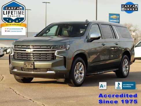 Used 2023 Chevrolet Suburban Premier RWD image 3