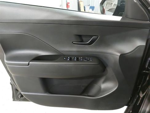 Certified 2025 Hyundai Kona SEL image 28