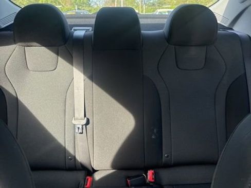 Used 2026 Hyundai Elantra SE w/ Cargo Package image 4