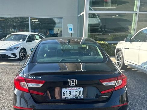 Used 2018 Honda Accord Touring image 5
