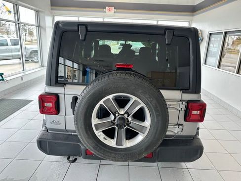 Used 2018 Jeep Wrangler Unlimited Sahara w/ Dual Top Group image 5