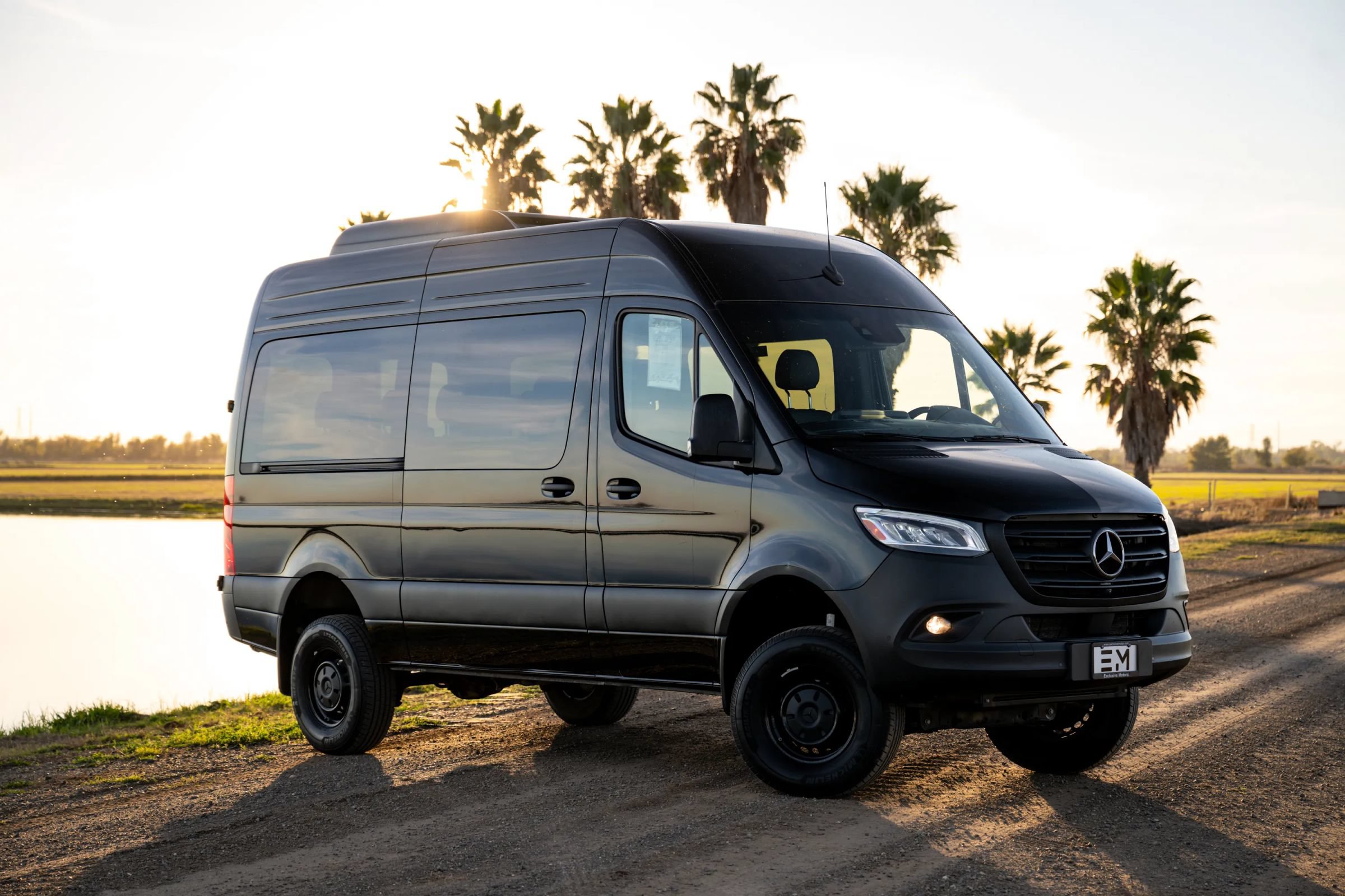 Used 2024 Mercedes-Benz Sprinter 2500 image 2