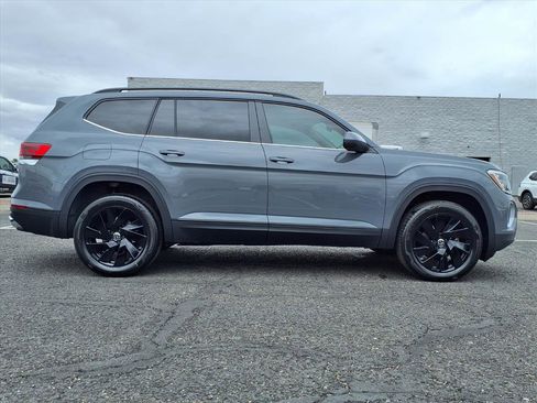 New 2026 Volkswagen Atlas SE image 6