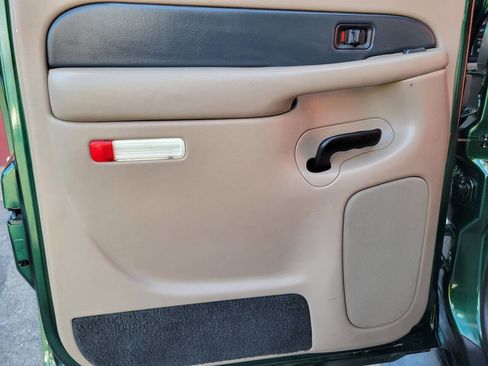 Used 2002 Chevrolet Avalanche 2WD image 29