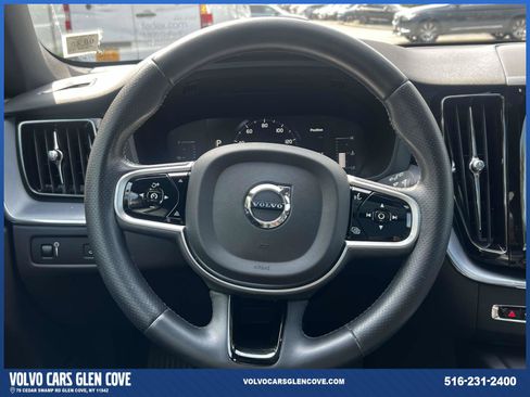 Used 2019 Volvo XC60 T6 Momentum w/ Premium Package AWD/4WD image 13