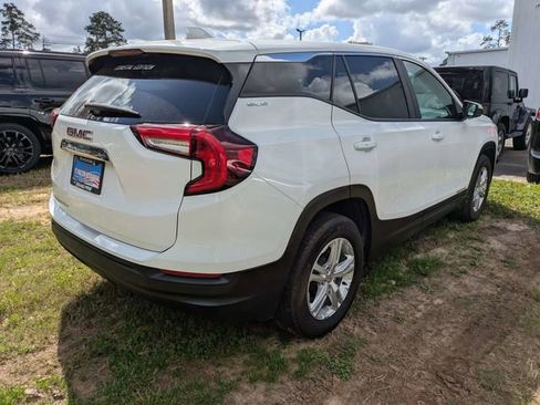 Used 2024 GMC Terrain SLE image 5