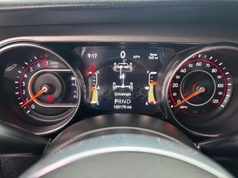 Used 2018 Jeep Wrangler Unlimited Sahara w/ Uconnect 4C Nav & Sound Group image 16