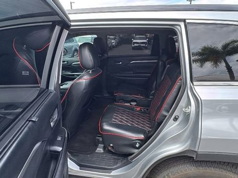 Used 2018 Toyota Highlander FWD V6 image 10