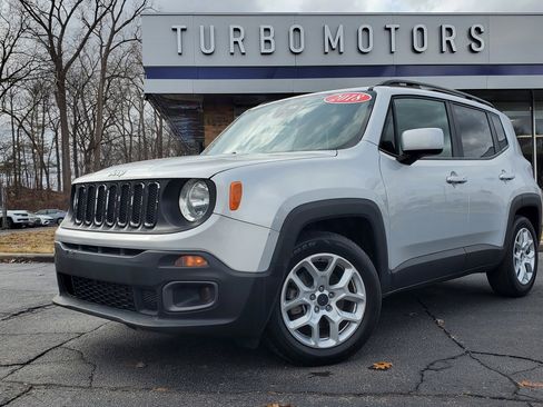Used 2018 Jeep Renegade Latitude image 1