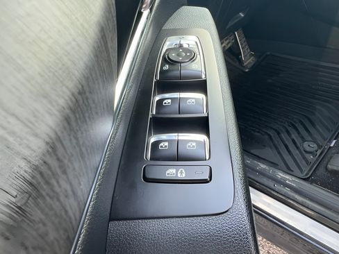 Used 2025 Kia Telluride SX w/ SX Captain's Chair Package AWD/4WD image 14