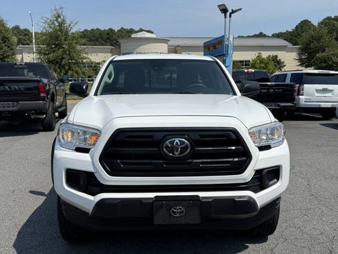 Used 2019 Toyota Tacoma SR w/ SX Package image 3