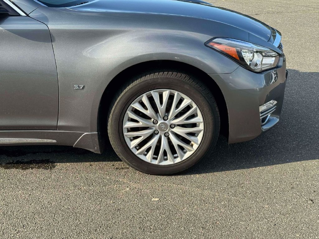 Used 2016 INFINITI Q70 L 3.7 AWD/4WD image 9