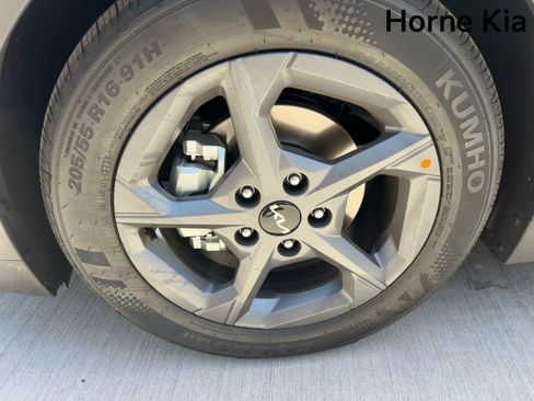 New 2026 Kia K4 FWD image 8