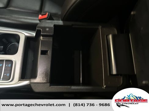 Used 2024 Ford Explorer XLT w/ Equipment Group 202A RWD image 28