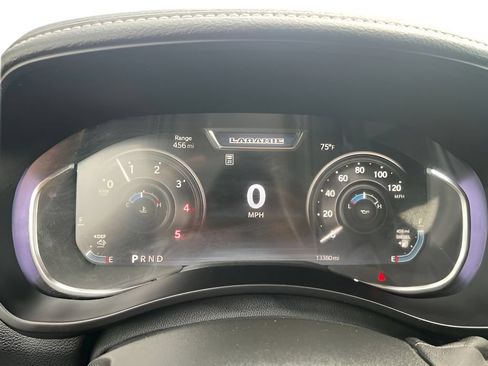 Used 2025 RAM 3500 Laramie AWD/4WD image 18