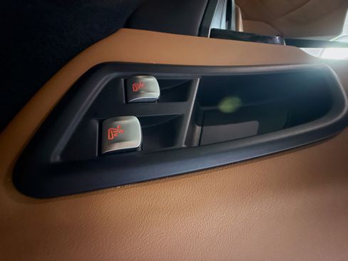 Used 2023 BMW X7 xDrive40i w/ Premium Package image 45