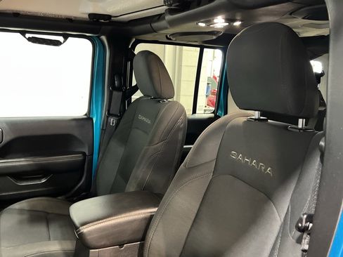 Used 2020 Jeep Wrangler Unlimited Sahara w/ LED Lighting Group image 16