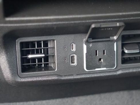 Used 2022 Chevrolet Silverado 1500 RST image 33