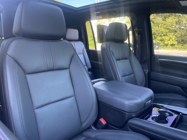 Certified 2025 Chevrolet Suburban RST w/ Advanced Technology Package AWD/4WD image 27