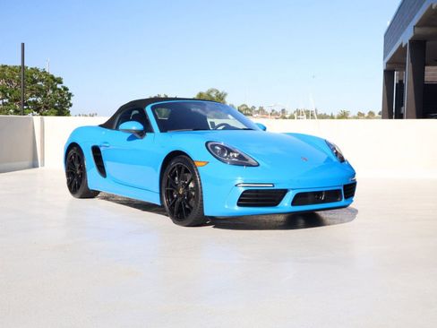 Certified 2025 Porsche 718 Boxster w/ Premium Package image 8
