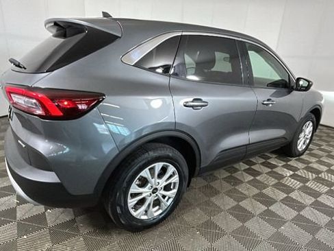 Used 2023 Ford Escape Active AWD/4WD image 3