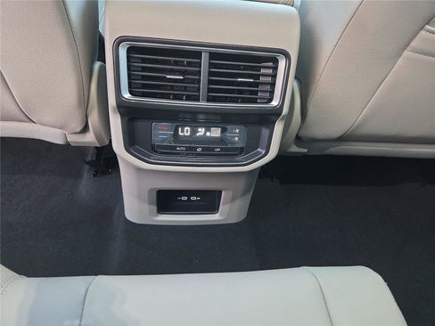 New 2026 Volkswagen Atlas SE image 26